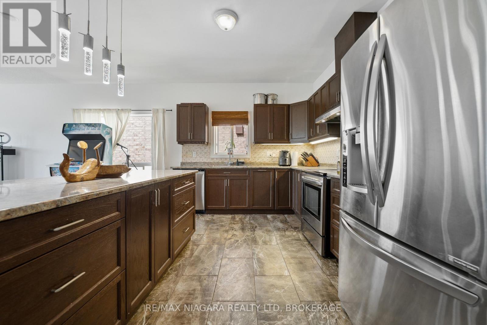4432 Cinnamon Grove, Niagara Falls (Lyons Creek), Ontario  L2G 0A4 - Photo 9 - X12179690