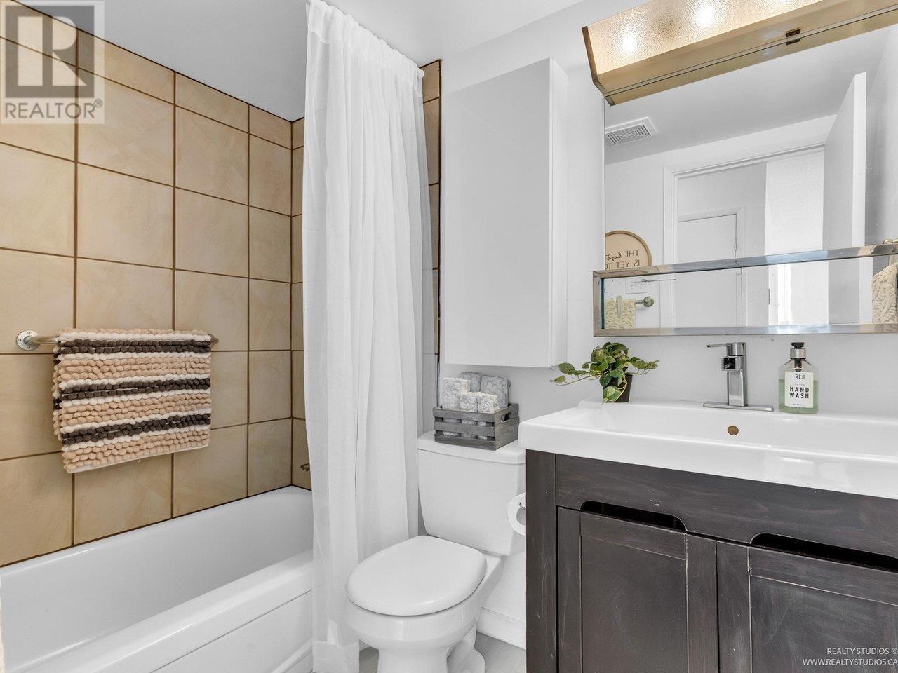 203 910 Fifth Avenue, New Westminster, British Columbia  V3M 1Y2 - Photo 24 - R3007942