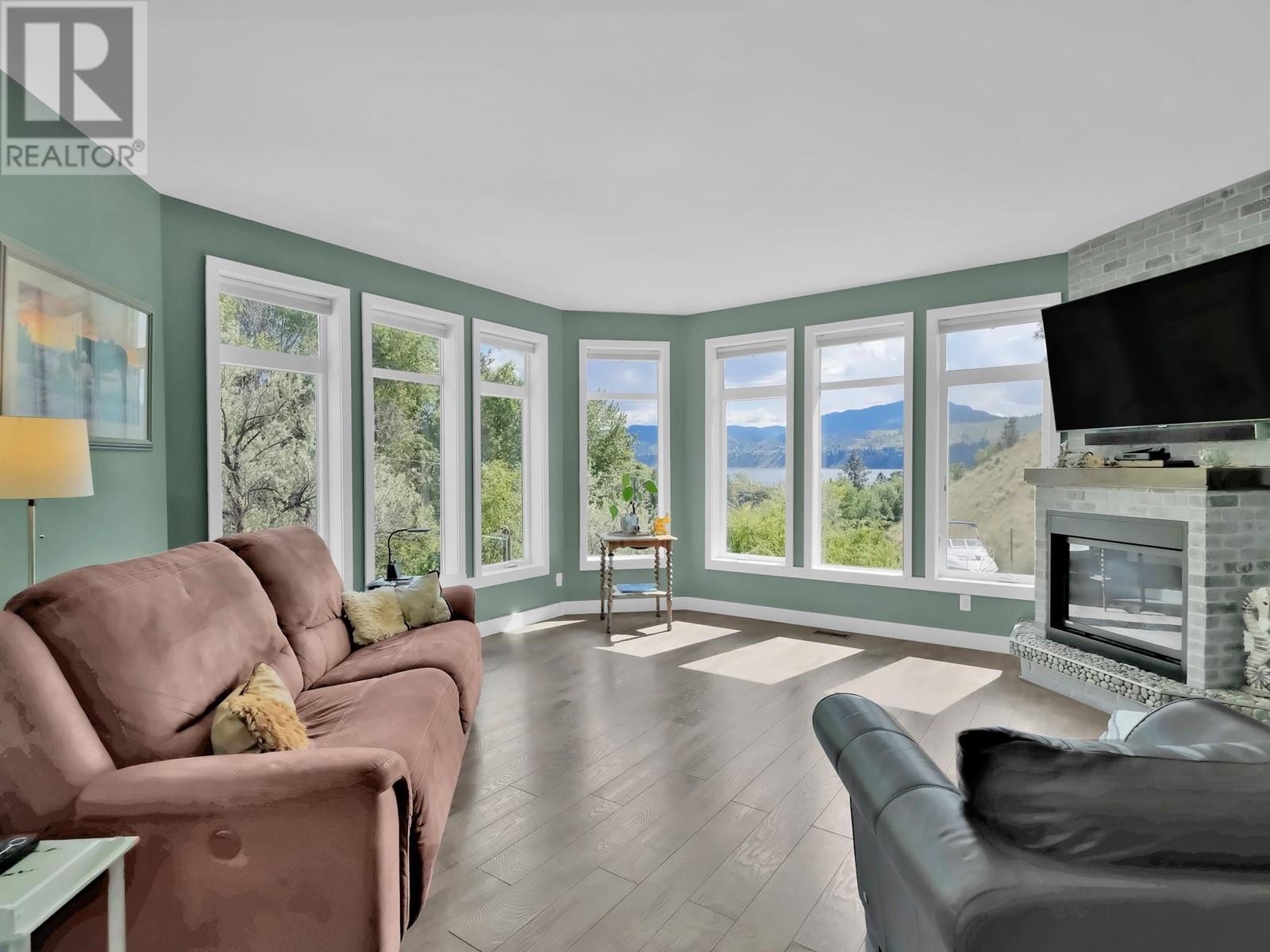 153 Smythe Drive, Penticton, British Columbia  V2A 8W6 - Photo 6 - 10349806