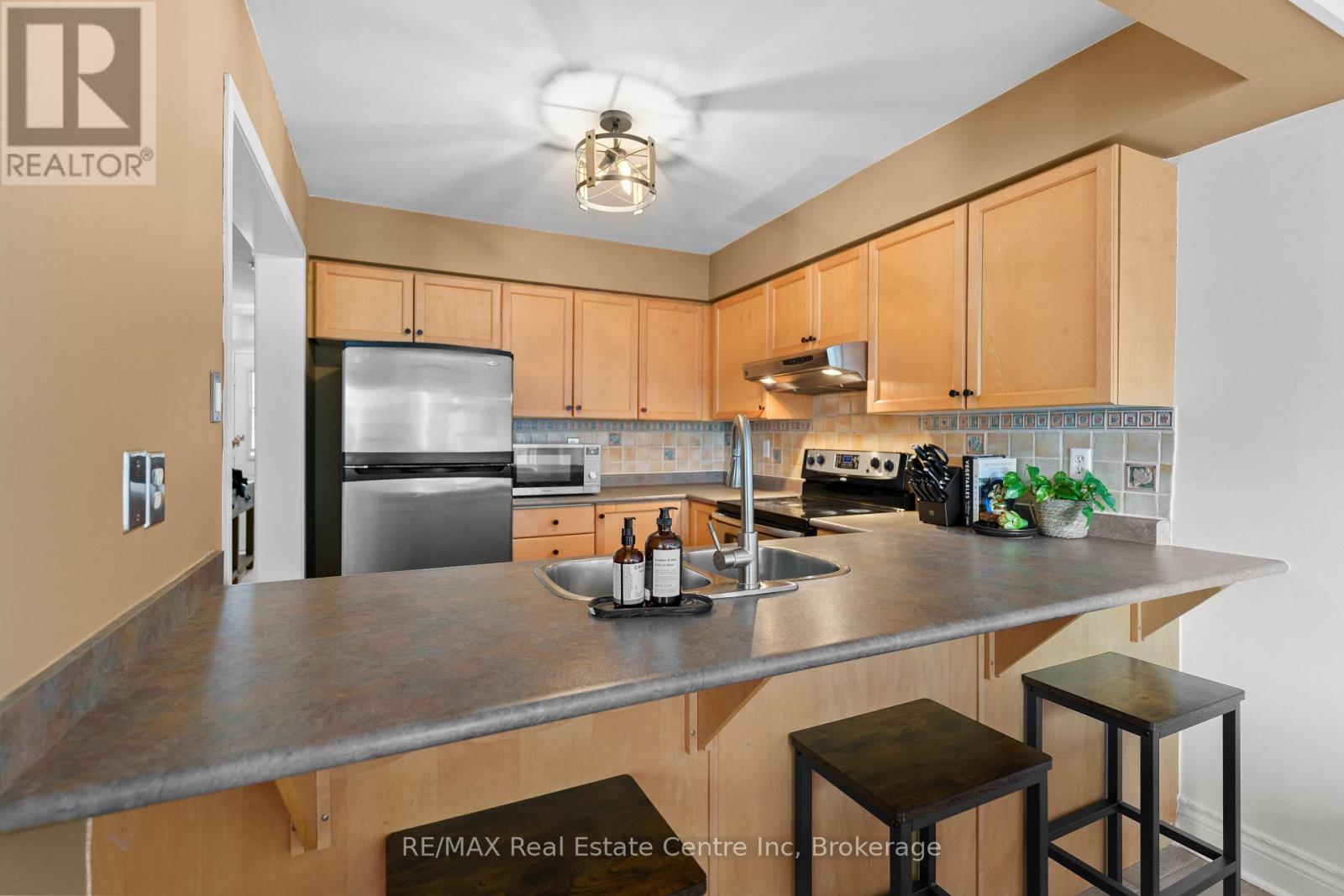 2214 Shadetree Avenue, Burlington, Ontario  L7L 6L4 - Photo 14 - W12179742