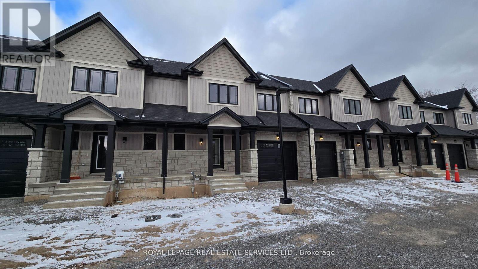 1 - 6894 Garner Road, Niagara Falls, Ontario  L2E 6S5 - Photo 1 - X12179577