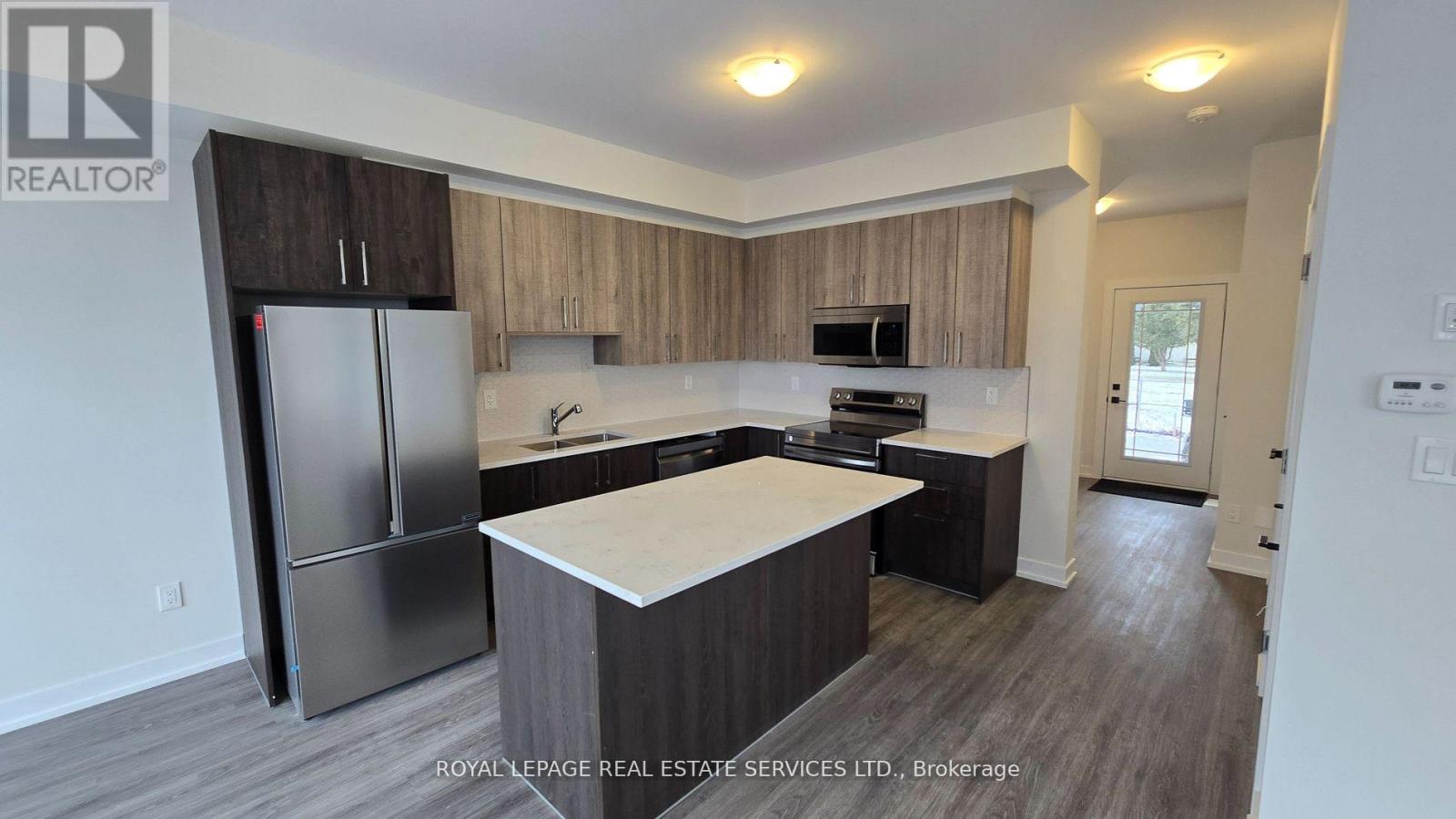 1 - 6894 Garner Road, Niagara Falls, Ontario  L2E 6S5 - Photo 5 - X12179577