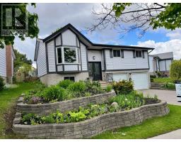 16 SETTLERS DRIVE, Kitchener, Ontario