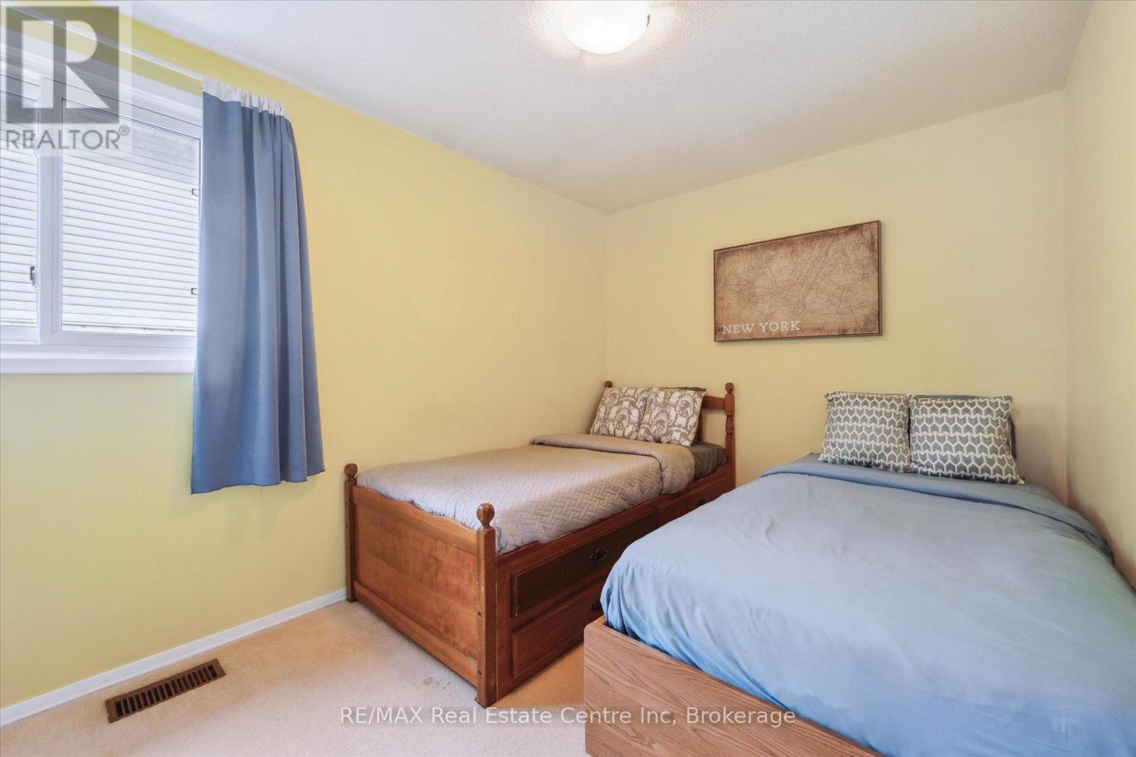 61 Leacock Avenue, Guelph, Ontario  N1E 6P9 - Photo 11 - X12179654