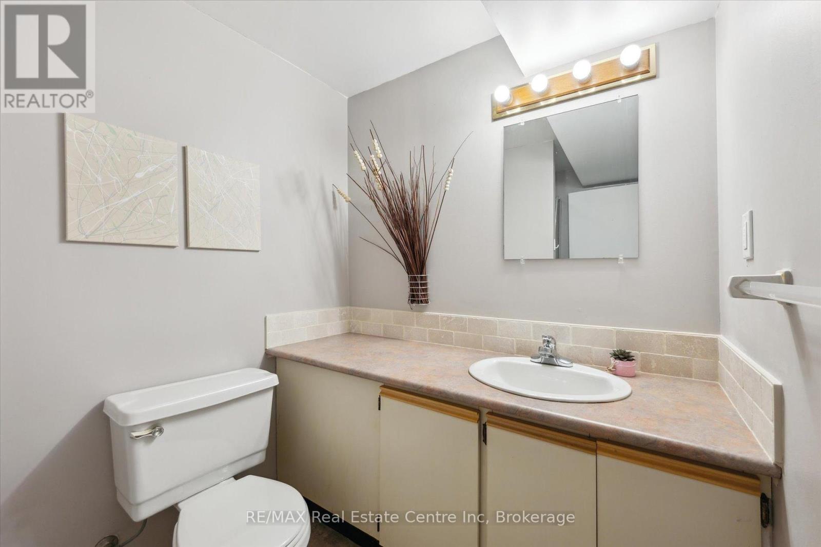 61 Leacock Avenue, Guelph, Ontario  N1E 6P9 - Photo 15 - X12179654