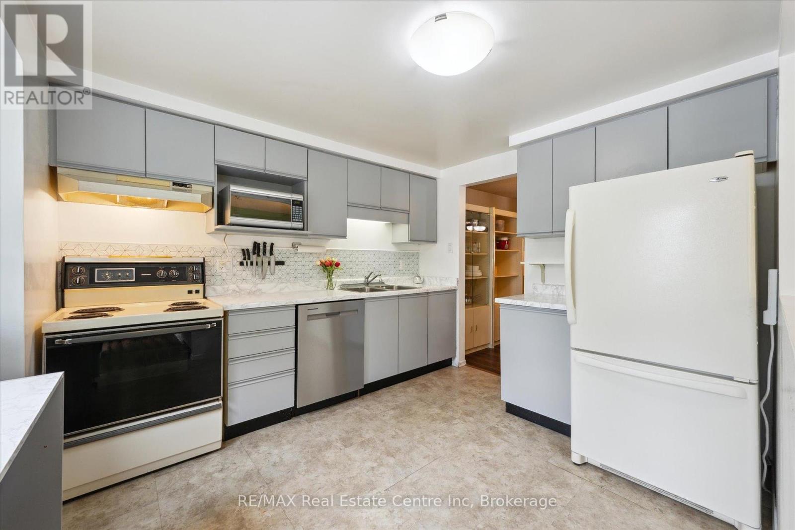 61 Leacock Avenue, Guelph, Ontario  N1E 6P9 - Photo 6 - X12179654