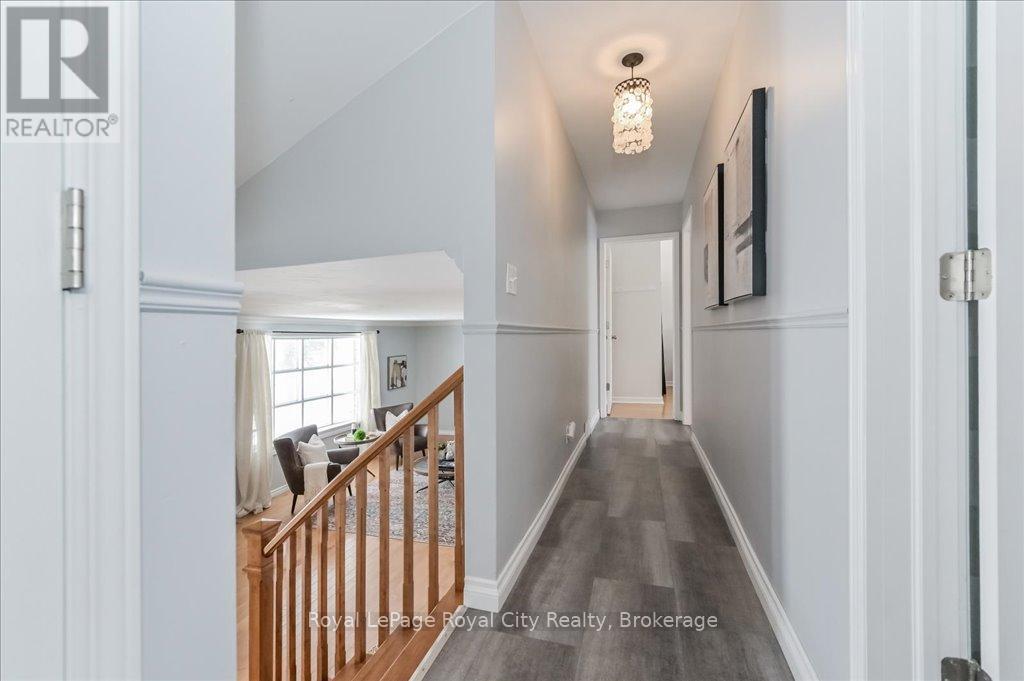 15 Wellington Drive, Centre Wellington, Ontario  N0B 1J0 - Photo 23 - X12179687