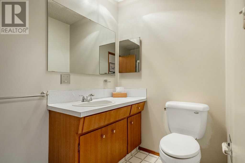 118 & 120 30 Avenue Nw, Calgary, Alberta  T2M 2M9 - Photo 22 - A2206367