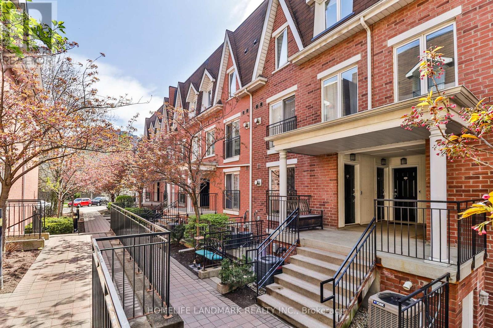 1521 - 26 Laidlaw Street, Toronto, Ontario  M6K 1X2 - Photo 3 - W12149391