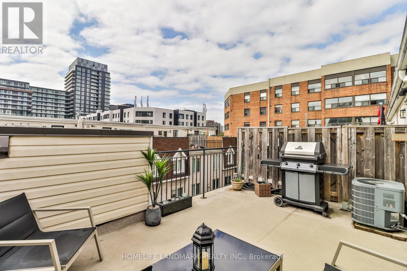 1521 - 26 Laidlaw Street, Toronto, Ontario  M6K 1X2 - Photo 26 - W12149391