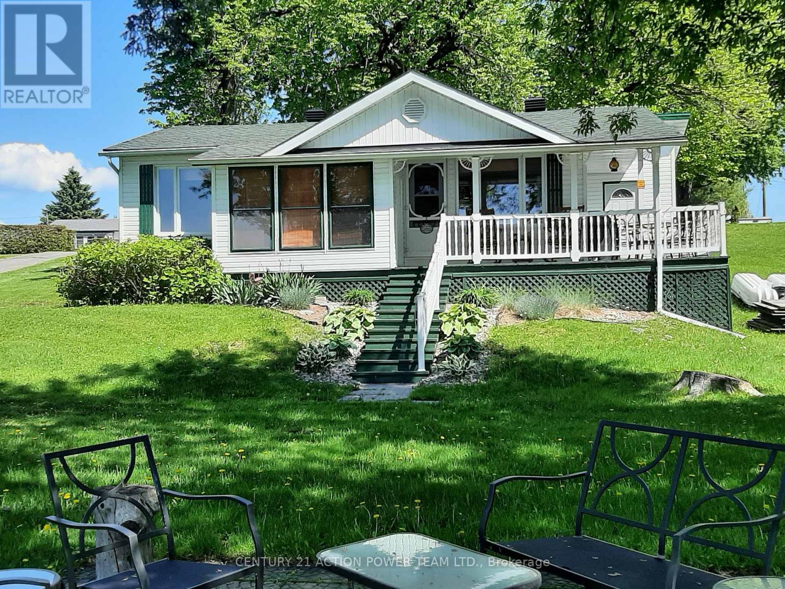 2839 Domaine Chartrand Street E, Champlain, Ontario  K0B 1J0 - Photo 1 - X12080697