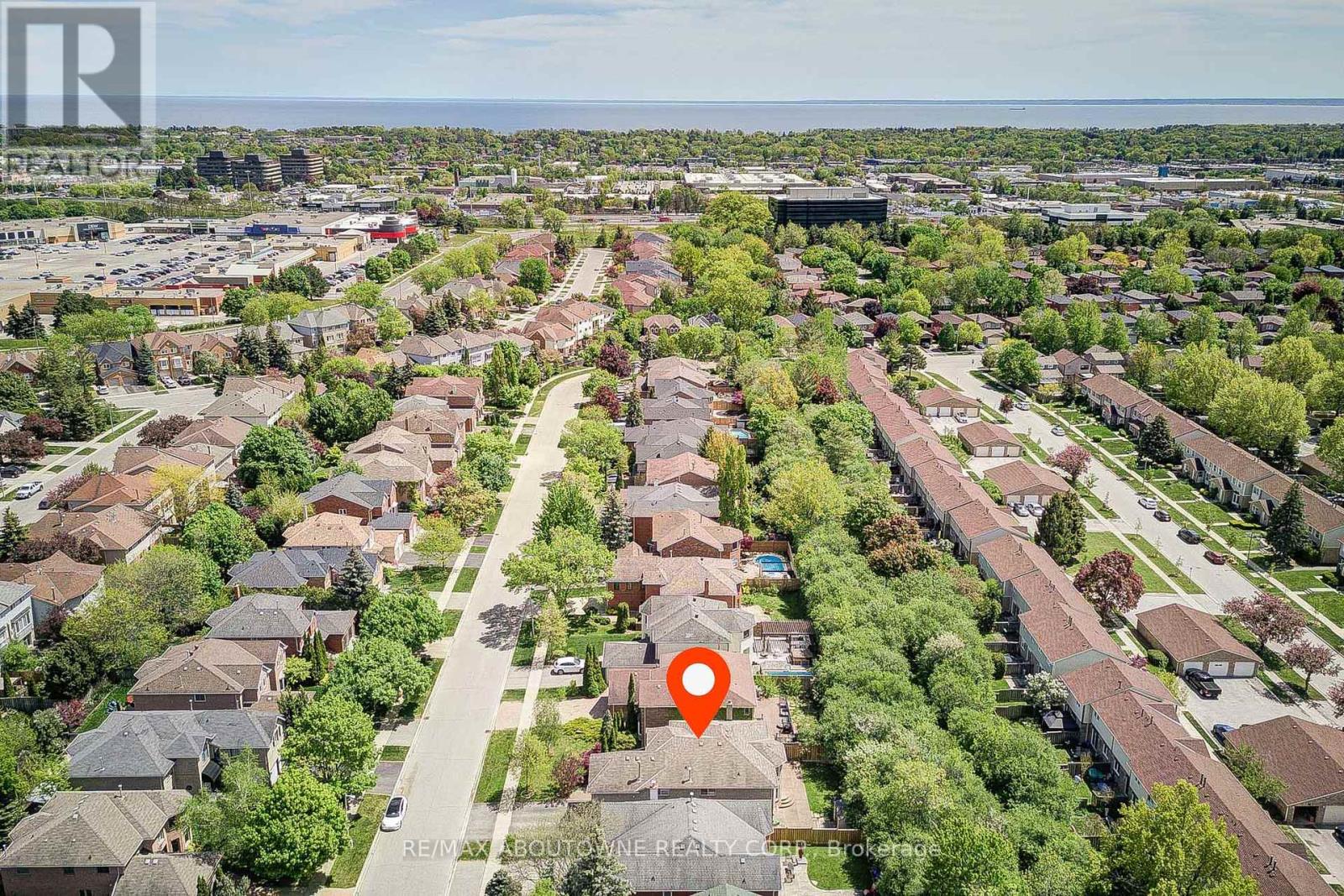 318 Northwood Drive, Oakville, Ontario  L6M 1M7 - Photo 9 - W12178879