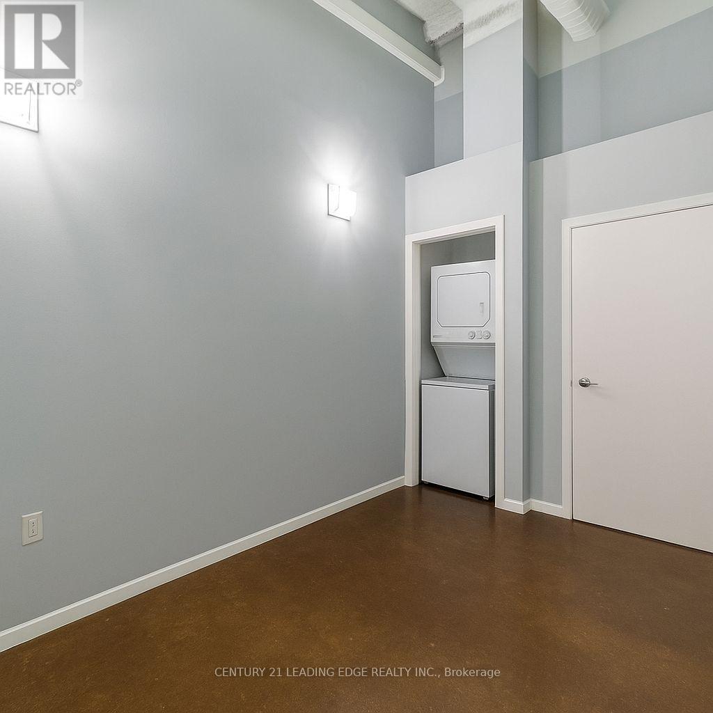 207 - 11 Rebecca Street, Hamilton, Ontario  L8R 3H7 - Photo 5 - X12174662