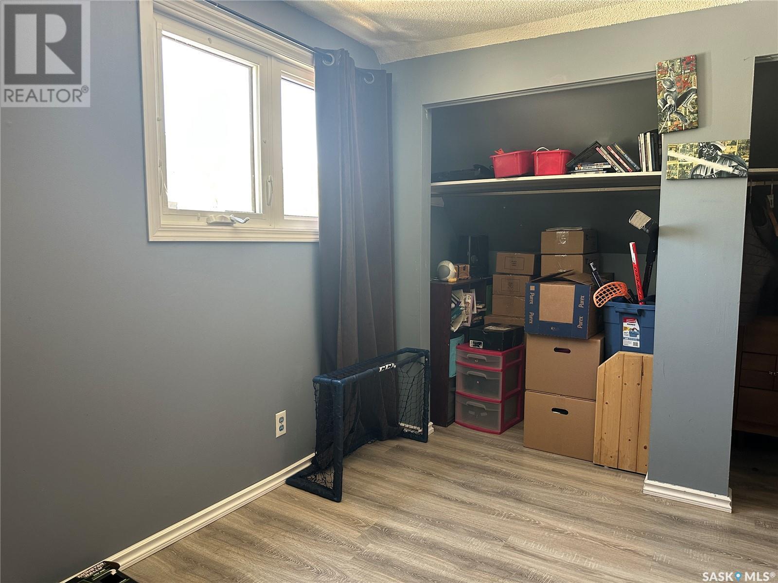 102 9th Street Ne, Weyburn, Saskatchewan  S4H 1E7 - Photo 17 - SK007456