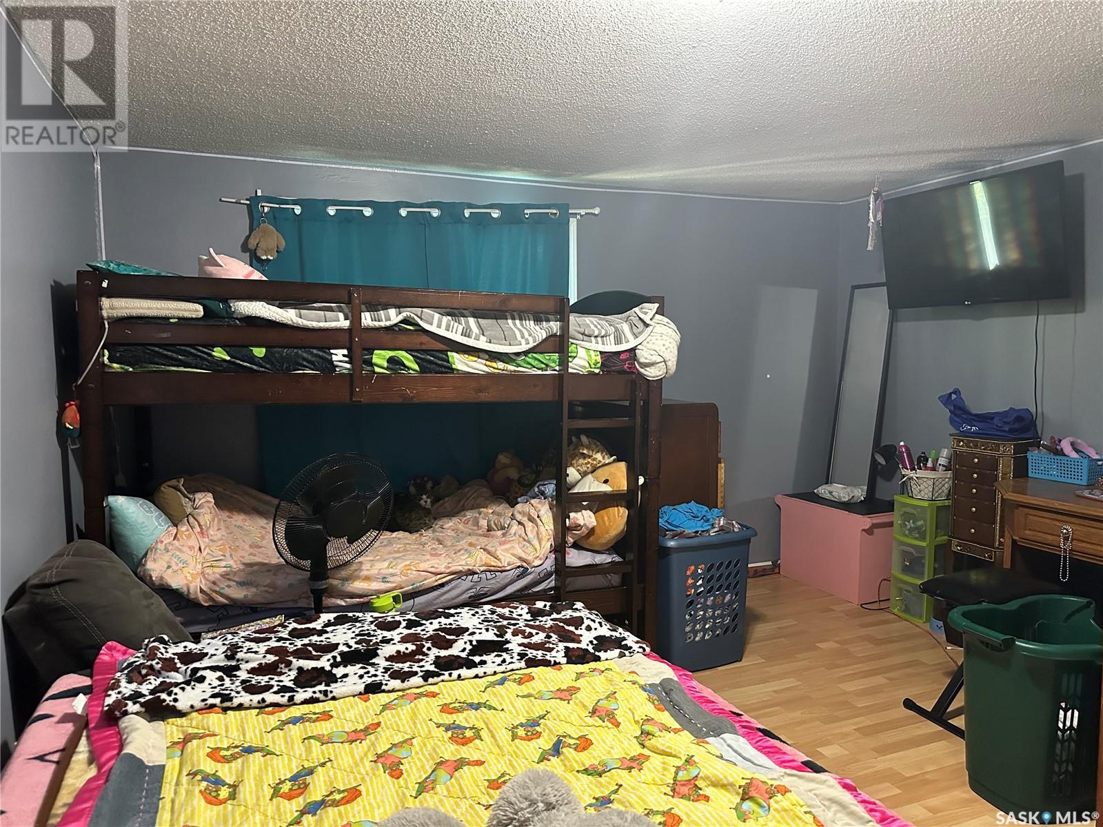 102 9th Street Ne, Weyburn, Saskatchewan  S4H 1E7 - Photo 18 - SK007456