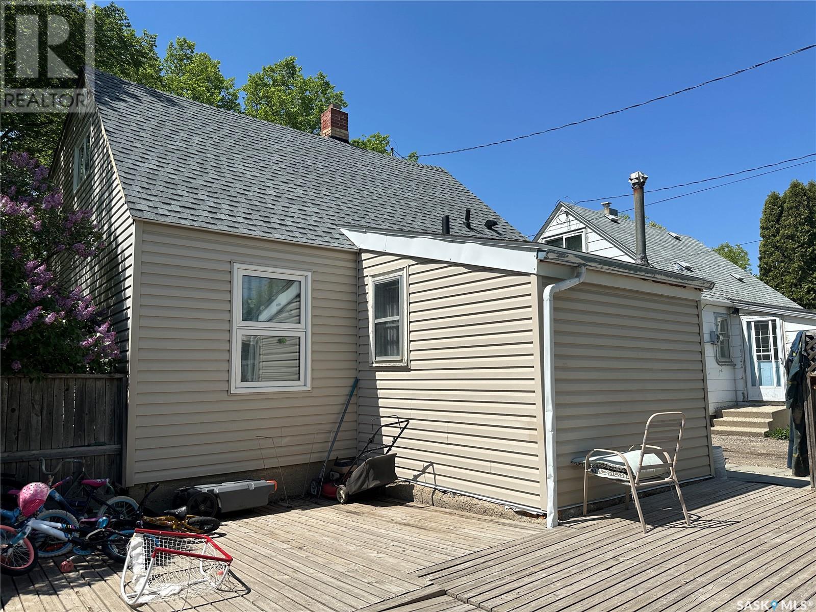 102 9th Street Ne, Weyburn, Saskatchewan  S4H 1E7 - Photo 26 - SK007456