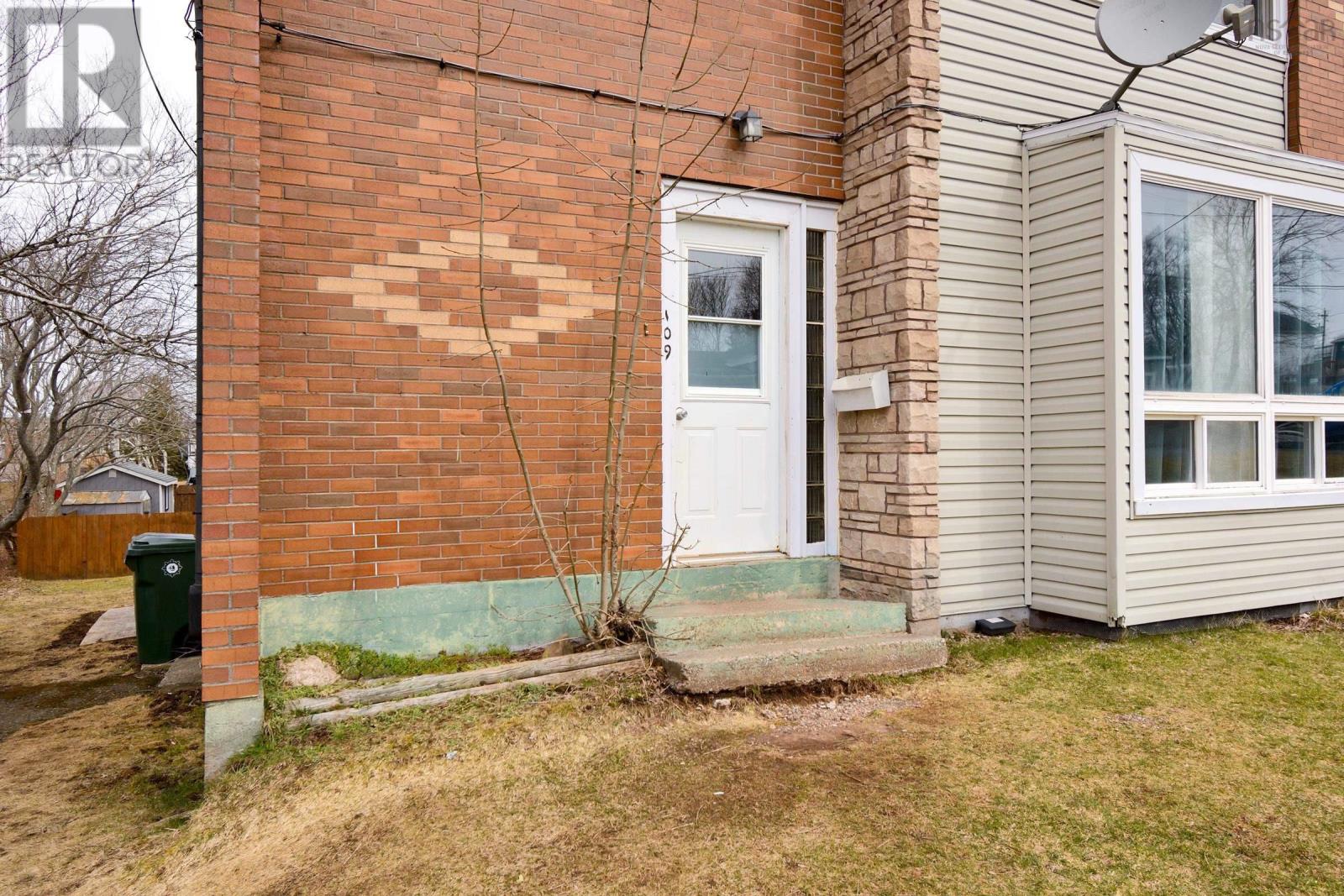 Property at 109-111-11 castle Drive image 3