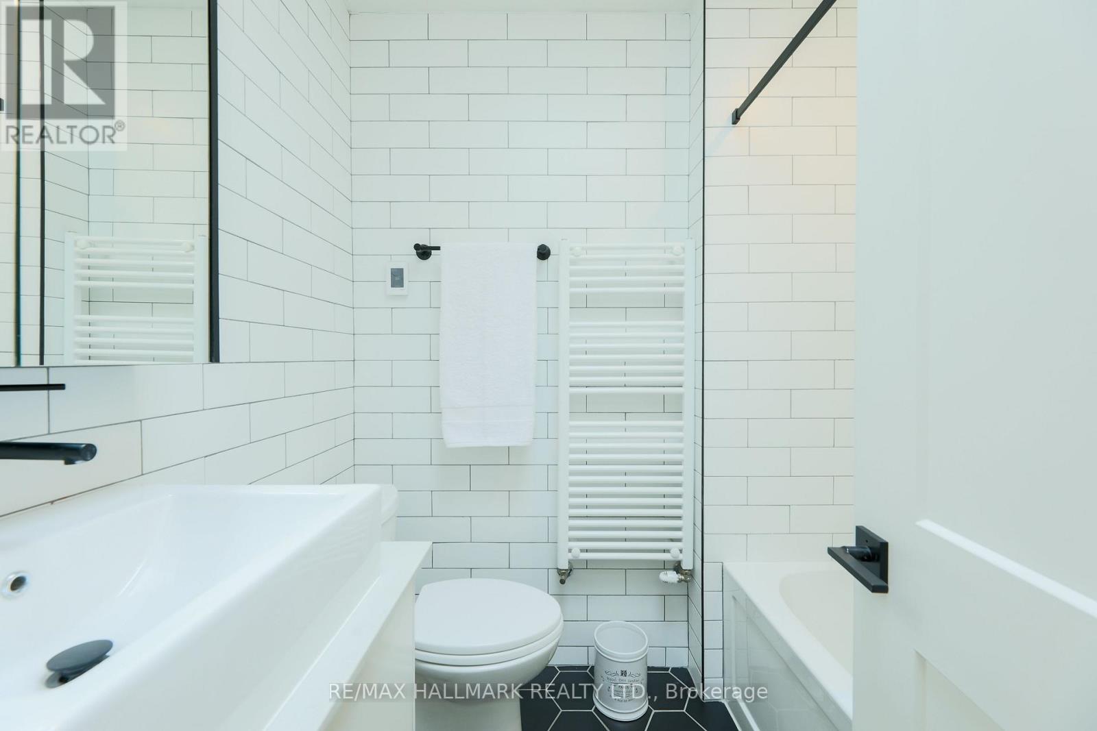 39 Seymour Avenue, Toronto, Ontario  M4J 3T3 - Photo 18 - E12179682