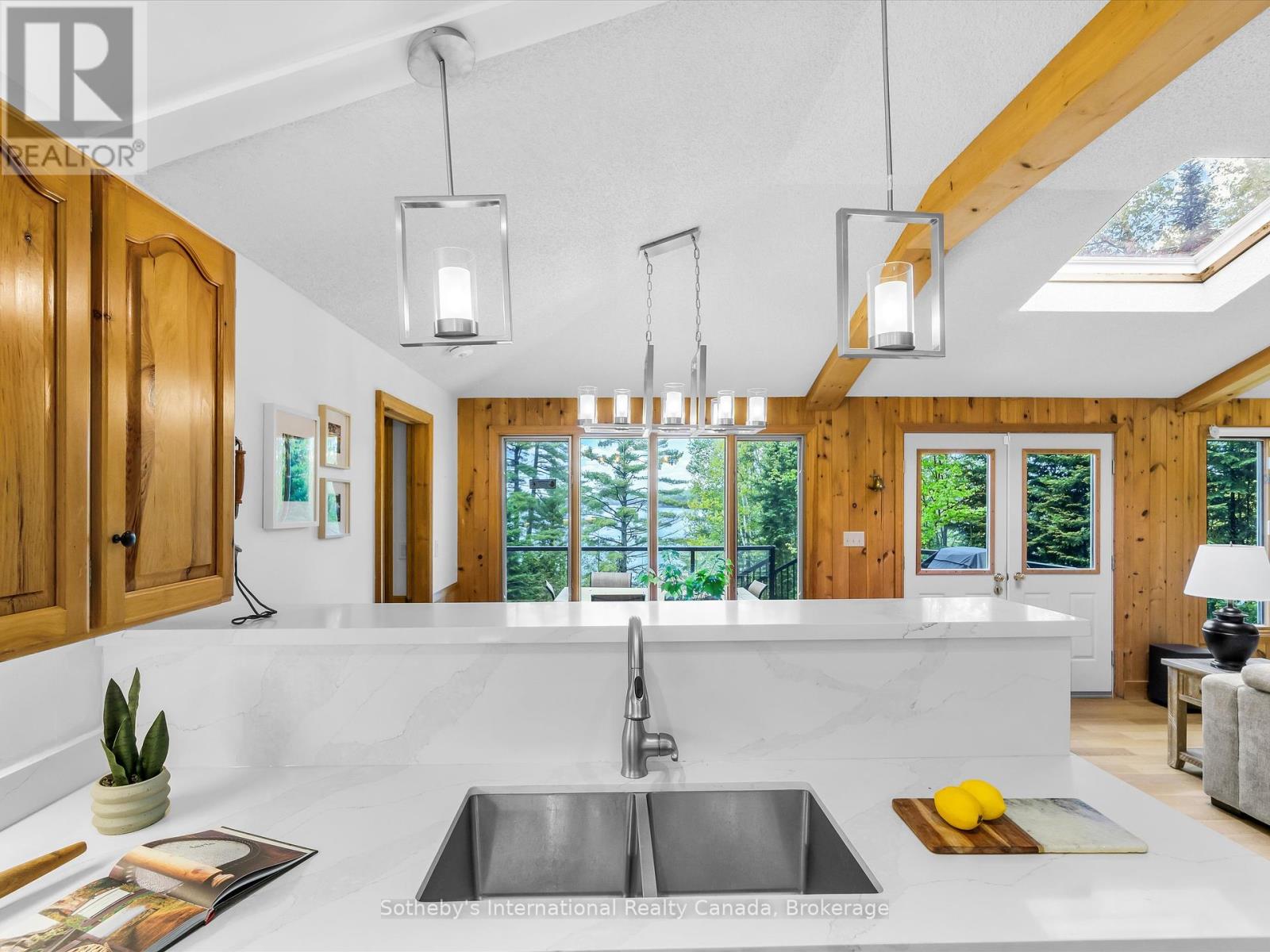 1093 Glenmount Road, Lake Of Bays, Ontario  P0B 1A0 - Photo 19 - X12179749