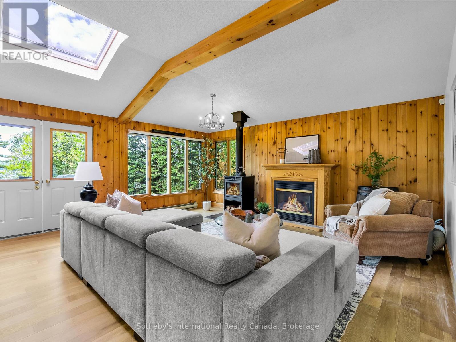 1093 Glenmount Road, Lake Of Bays, Ontario  P0B 1A0 - Photo 17 - X12179749