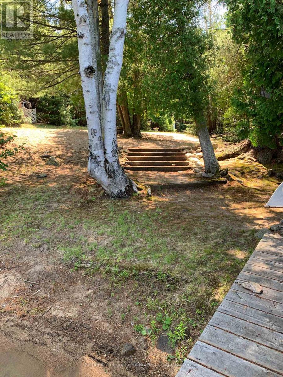 1093 Glenmount Road, Lake Of Bays, Ontario  P0B 1A0 - Photo 37 - X12179749