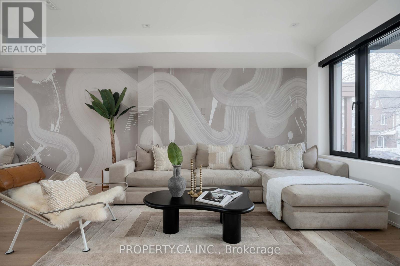 268 Euclid Avenue, Toronto, Ontario  M6J 2K2 - Photo 4 - C12176179