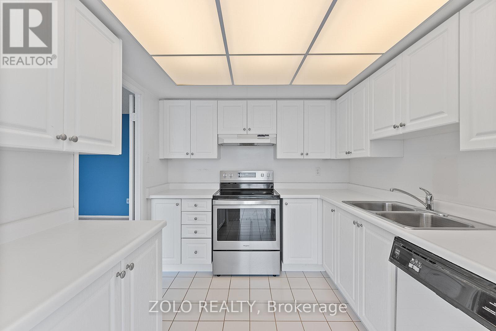 911 - 40 Harding Boulevard W, Richmond Hill, Ontario  L4C 9S5 - Photo 7 - N12179674