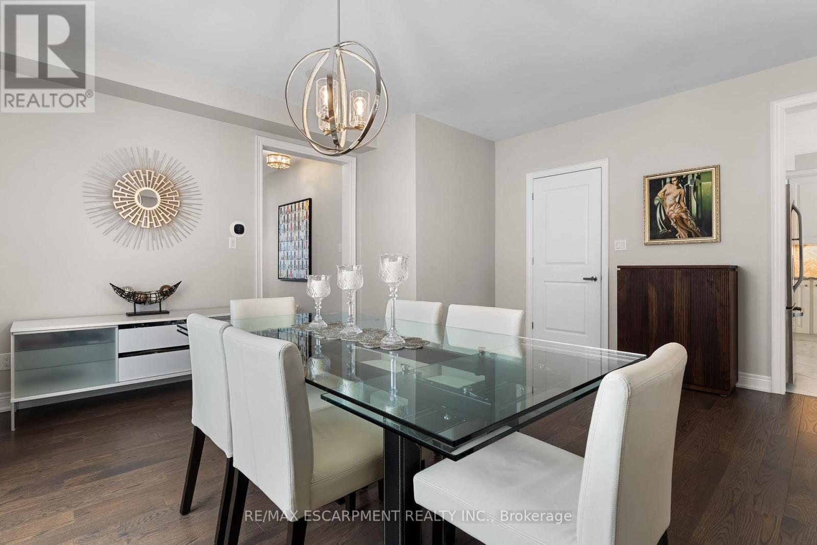 129 Fingland Crescent, Hamilton (Waterdown), Ontario  L8B 0S7 - Photo 9 - X12127347