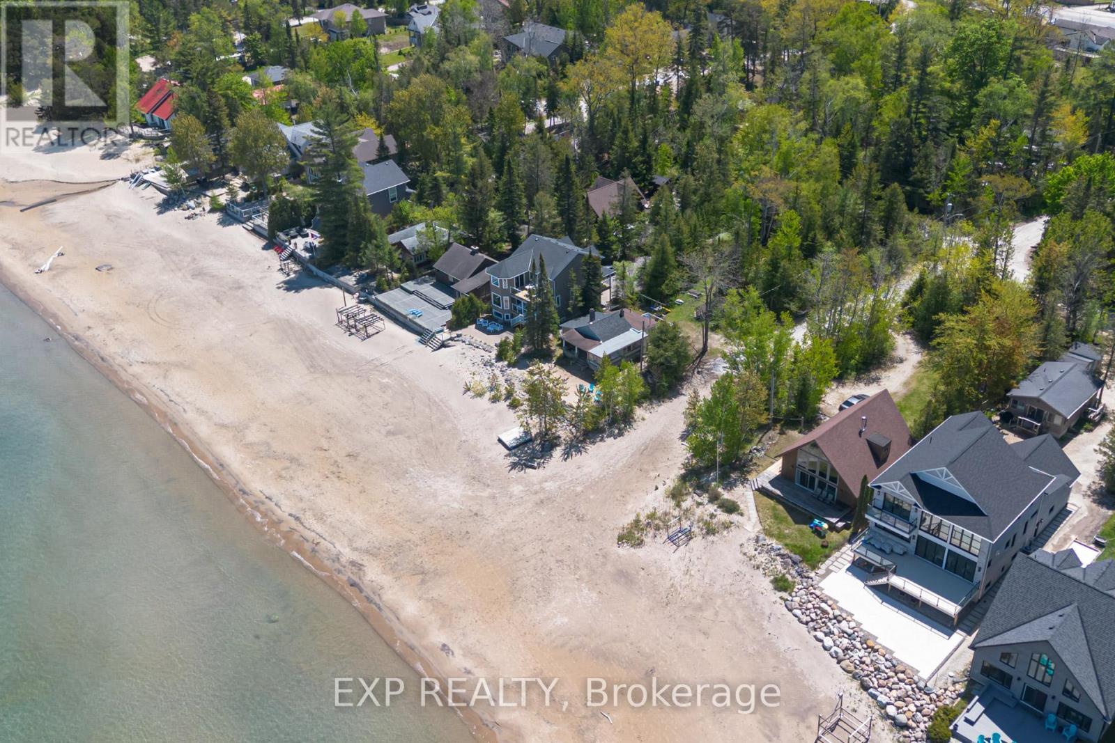 2106 Shore Lane, Wasaga Beach, Ontario  L9Z 1T2 - Photo 5 - S12179757