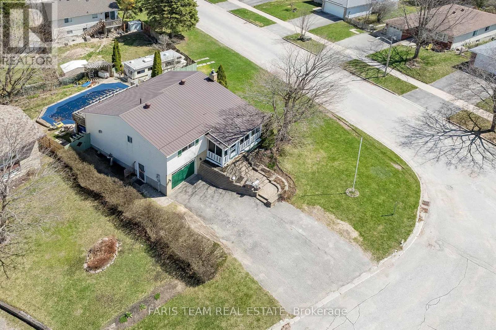 671 Algonquin Drive, Midland, Ontario  L4R 4R5 - Photo 2 - S12179801