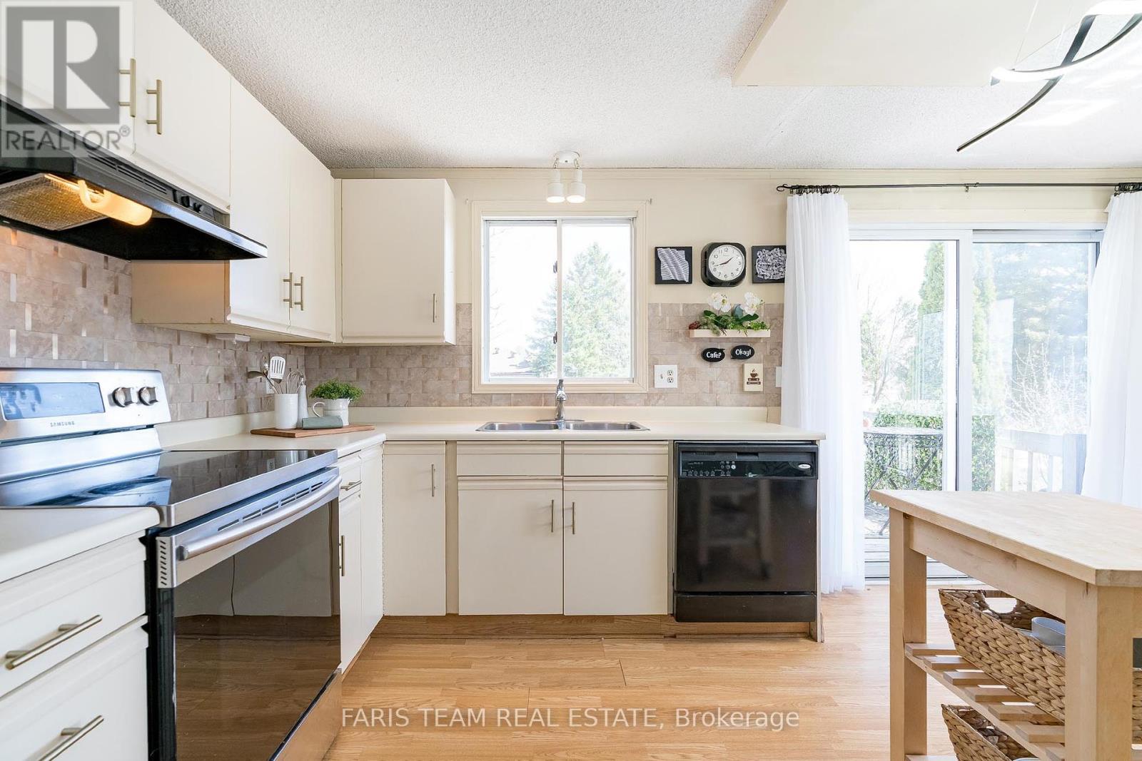671 Algonquin Drive, Midland, Ontario  L4R 4R5 - Photo 6 - S12179801