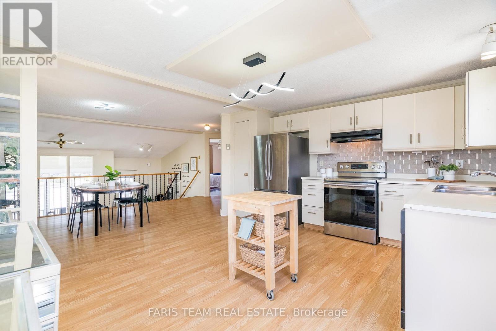 671 Algonquin Drive, Midland, Ontario  L4R 4R5 - Photo 8 - S12179801