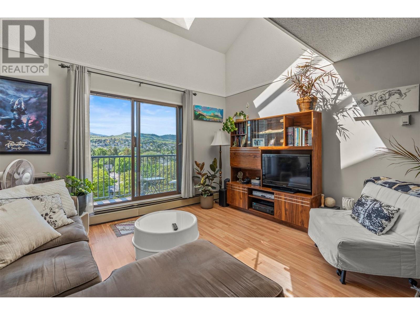 3901 32 Avenue Unit# 303, Vernon, BC V1T8M3