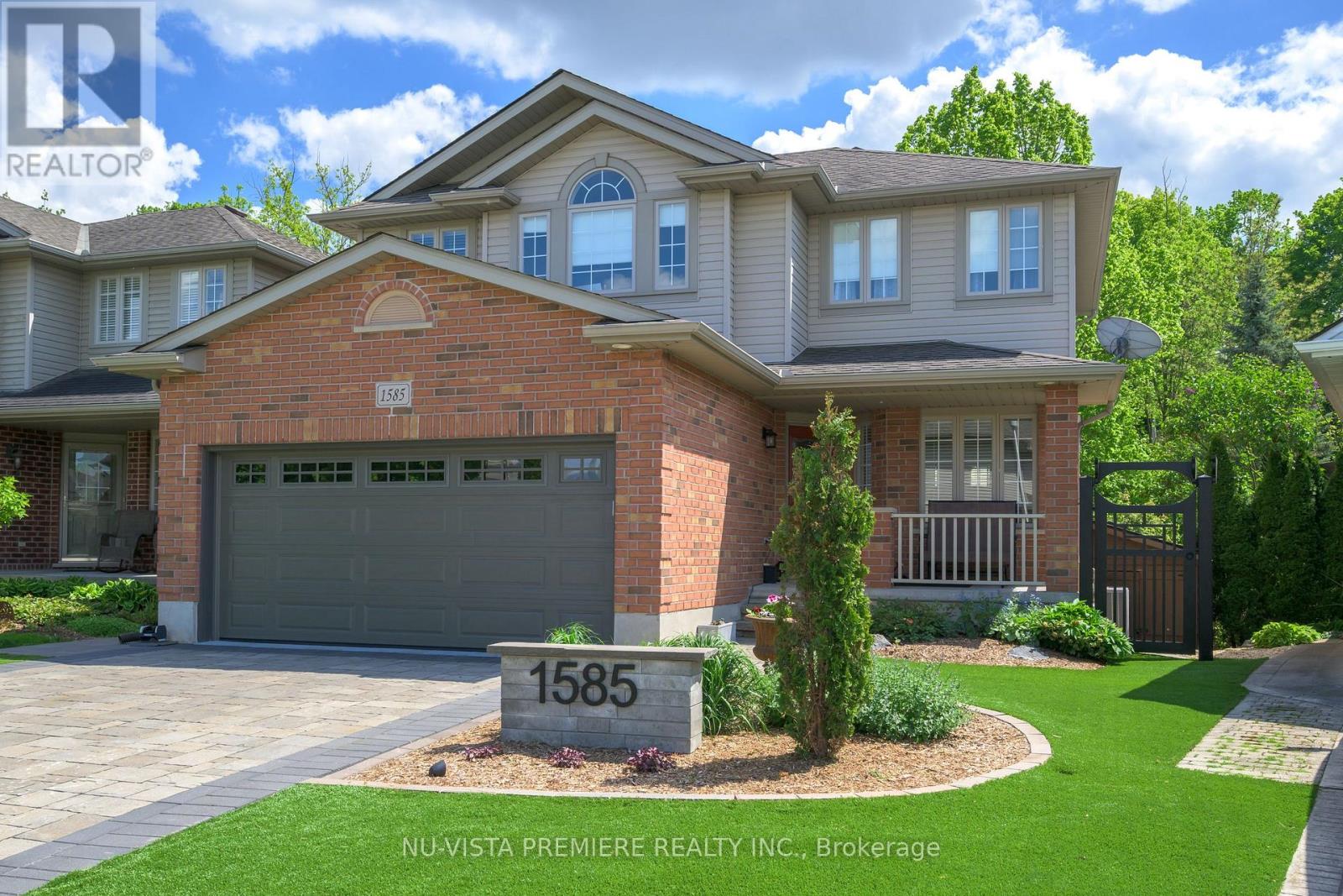 1585 Blackmaple Crescent