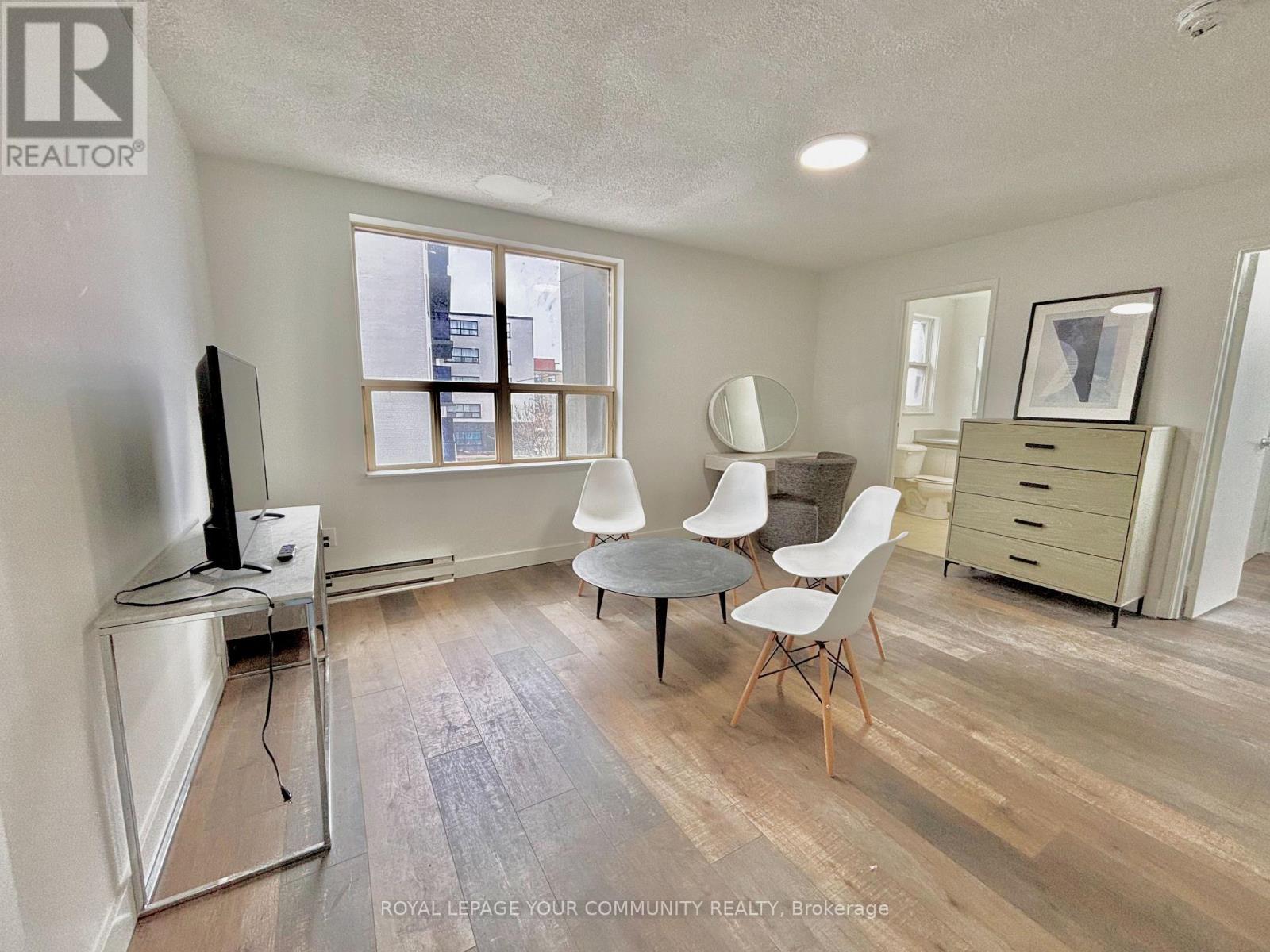 #b - 2475 Dufferin Street, Toronto (Briar Hill-Belgravia), Ontario  M6B 3P9 - Photo 2 - W12179650