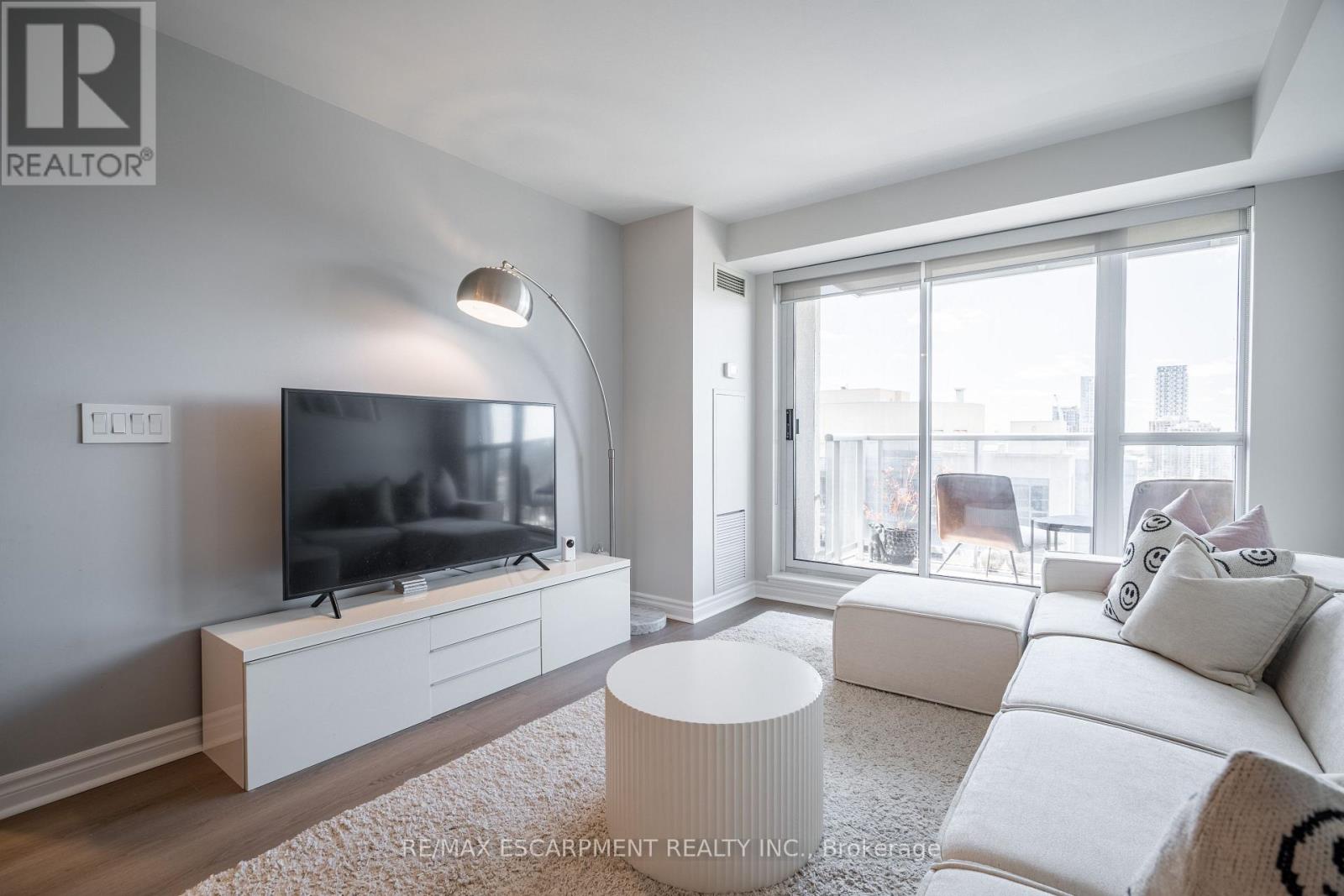 2306 - 5 Michael Power Place, Toronto, Ontario  M9A 0A3 - Photo 8 - W12179670