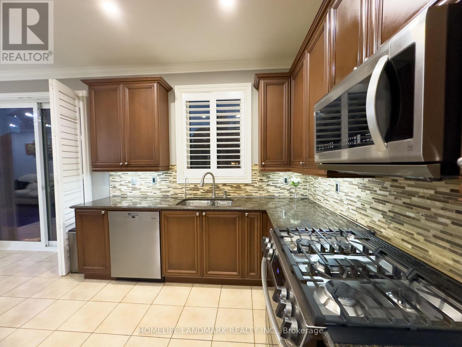 2236 Glazebrook Circle, Oakville, Ontario  L6M 5B5 - Photo 13 - W12179671