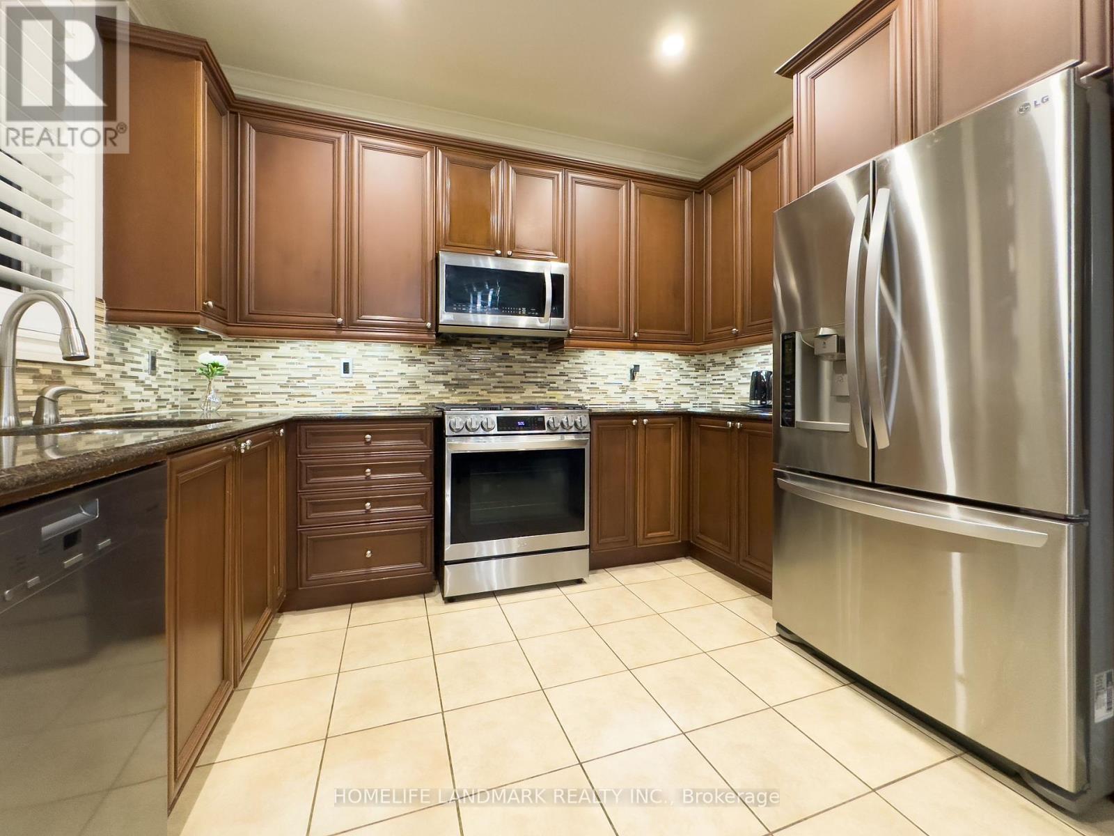 2236 Glazebrook Circle, Oakville, Ontario  L6M 5B5 - Photo 15 - W12179671