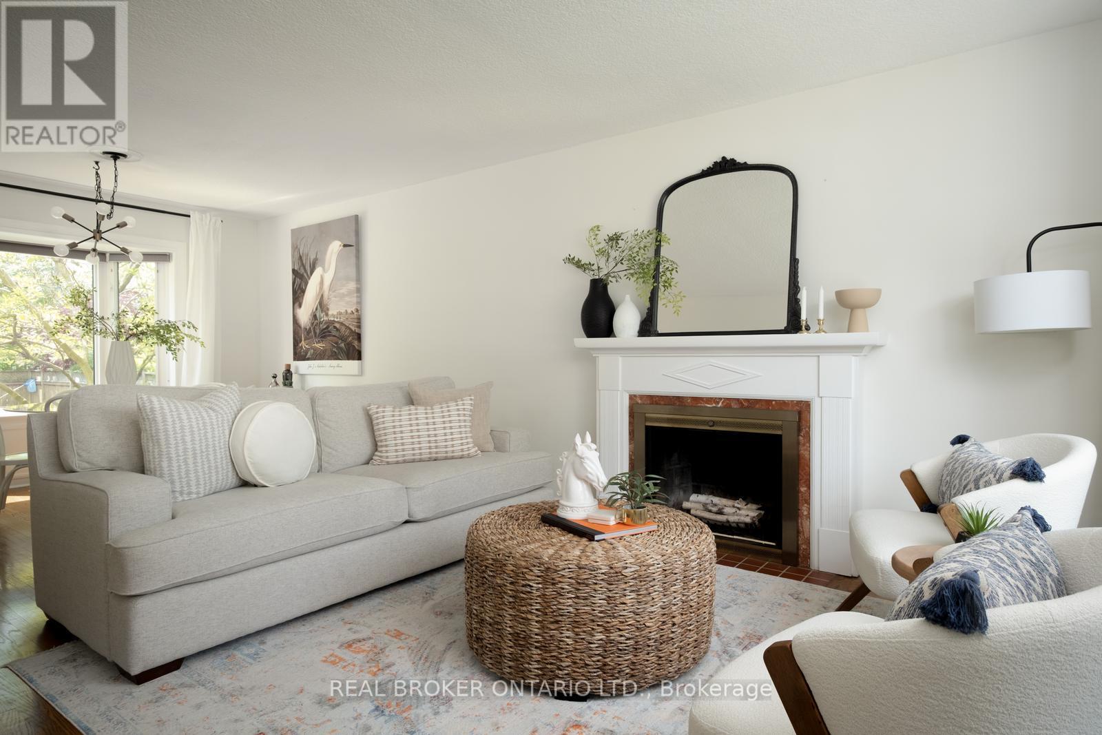 2194 Wedgewood Road, Mississauga, Ontario  L4Y 1V8 - Photo 4 - W12179680