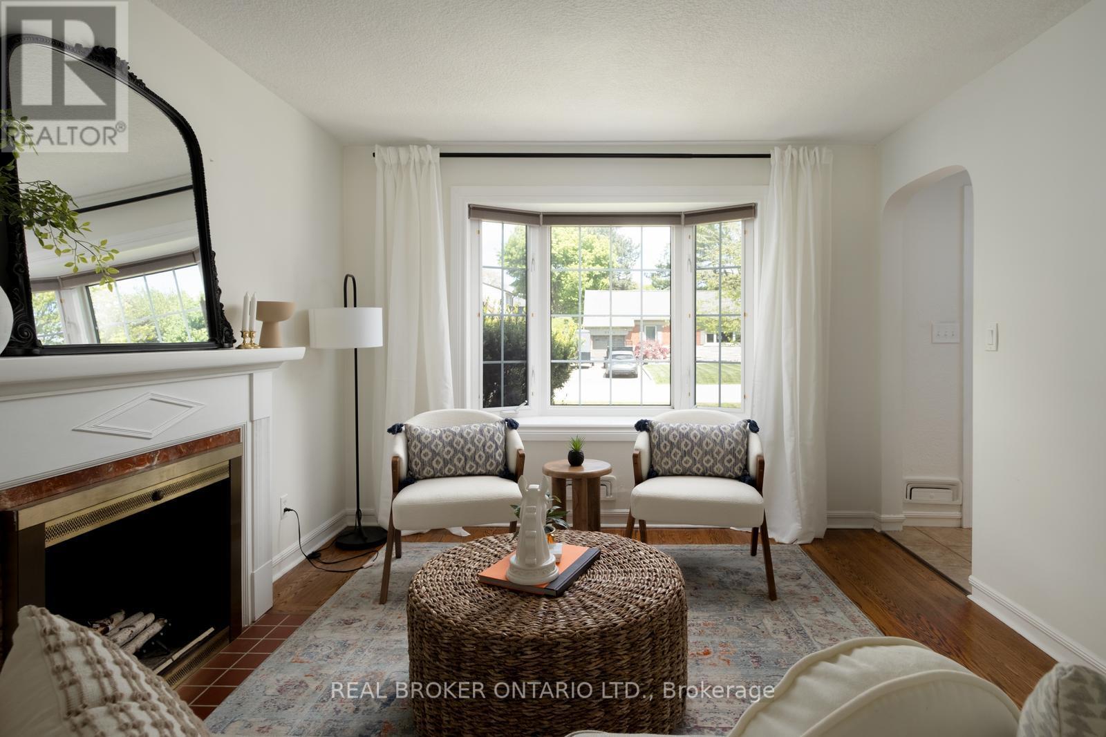 2194 Wedgewood Road, Mississauga, Ontario  L4Y 1V8 - Photo 5 - W12179680