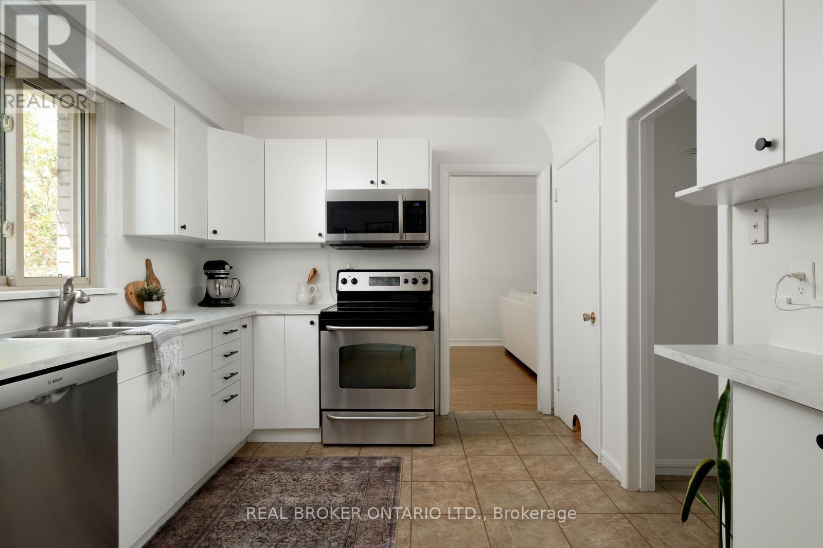 2194 Wedgewood Road, Mississauga, Ontario  L4Y 1V8 - Photo 8 - W12179680