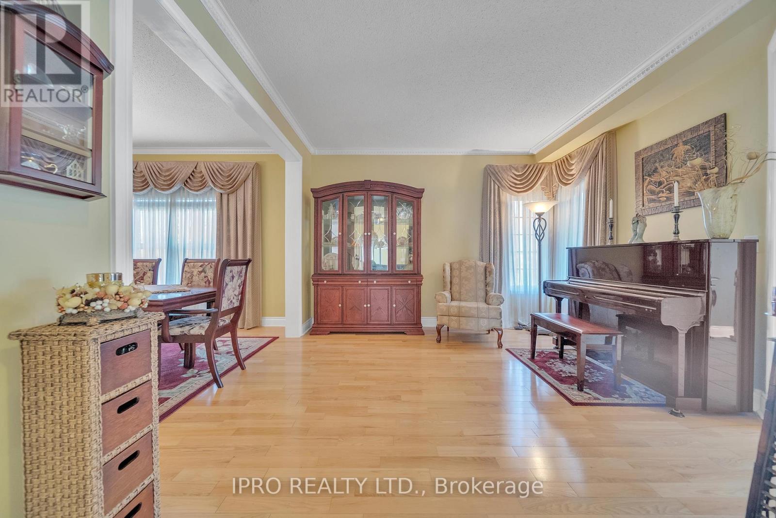 Main And 2nd Floor Only - 26 Beavervalley Drive, Brampton, Ontario  L7A 3L5 - Photo 11 - W12179701