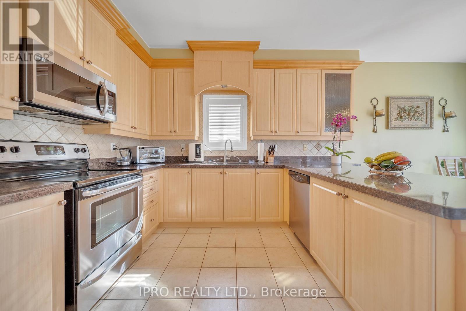 Main And 2nd Floor Only - 26 Beavervalley Drive, Brampton, Ontario  L7A 3L5 - Photo 18 - W12179701
