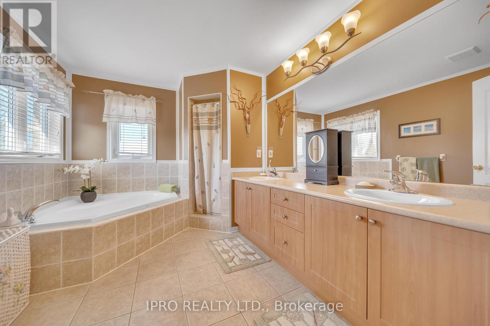 Main And 2nd Floor Only - 26 Beavervalley Drive, Brampton, Ontario  L7A 3L5 - Photo 24 - W12179701