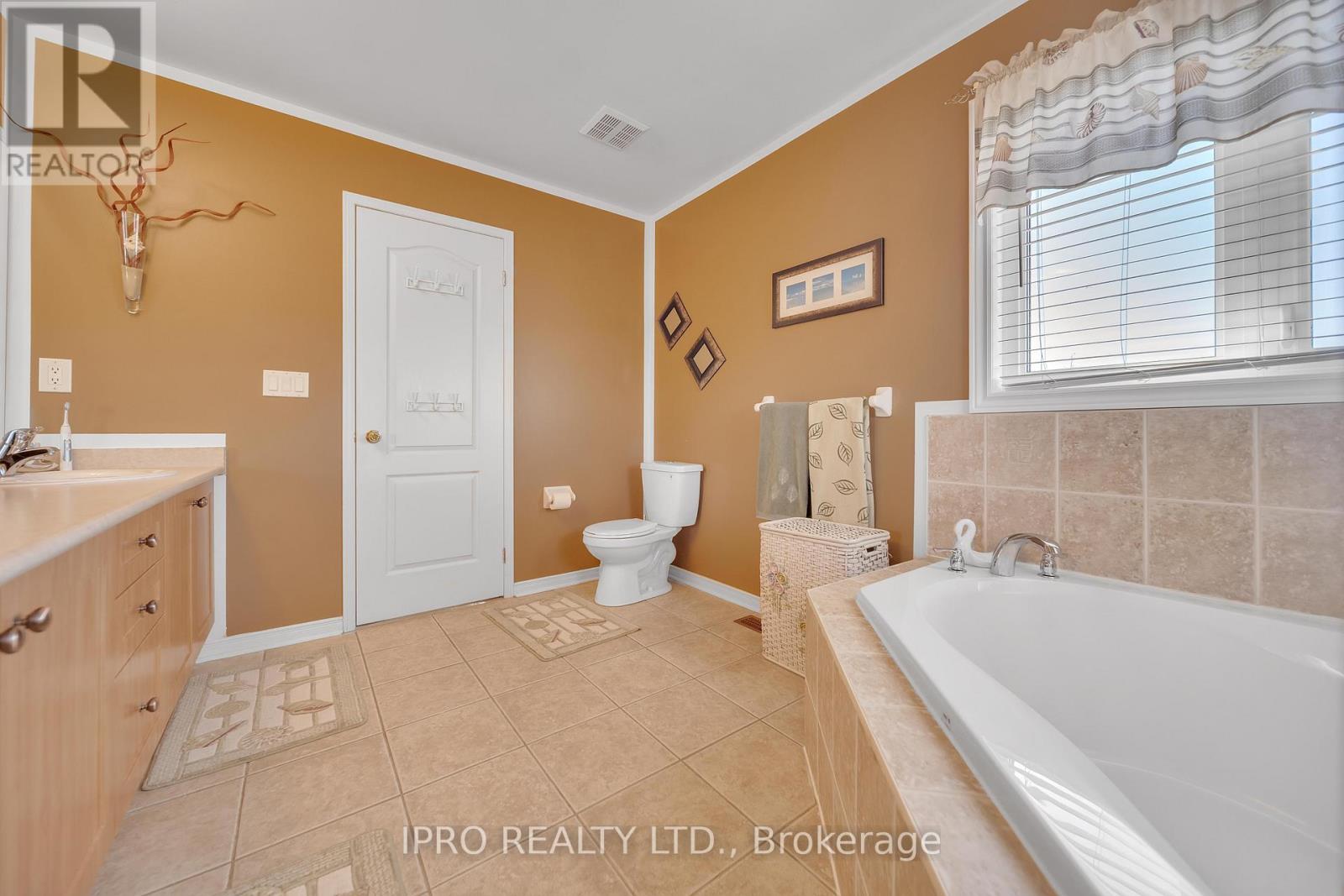 Main And 2nd Floor Only - 26 Beavervalley Drive, Brampton, Ontario  L7A 3L5 - Photo 25 - W12179701