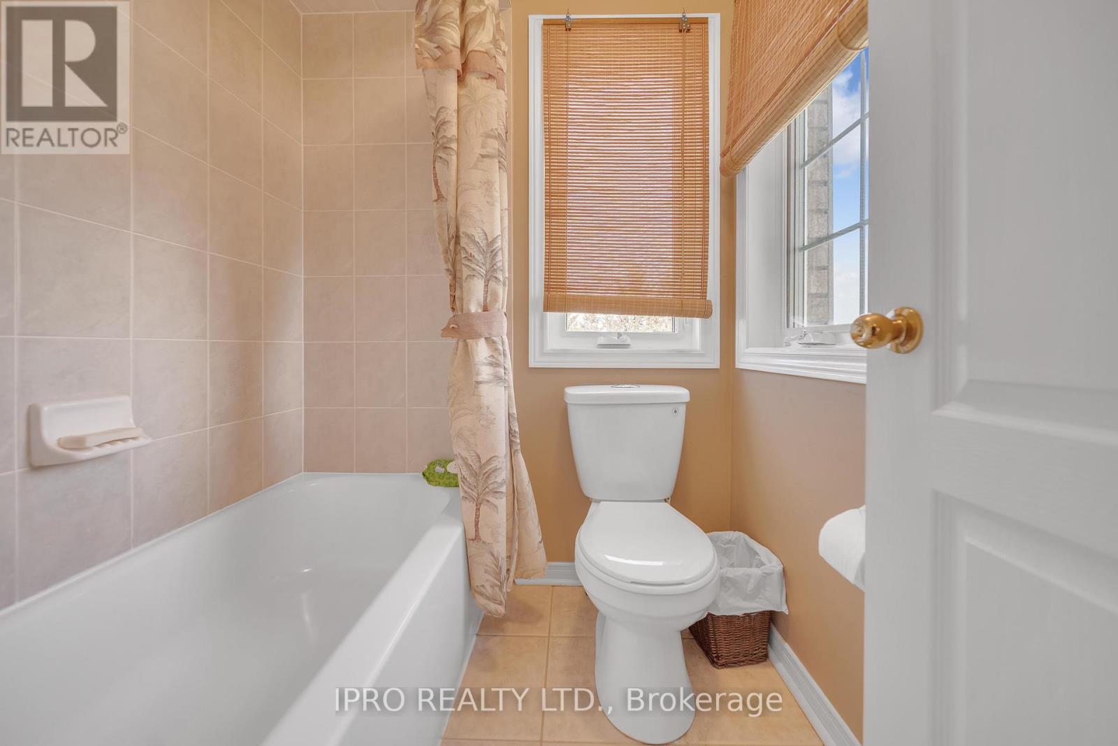Main And 2nd Floor Only - 26 Beavervalley Drive, Brampton, Ontario  L7A 3L5 - Photo 30 - W12179701