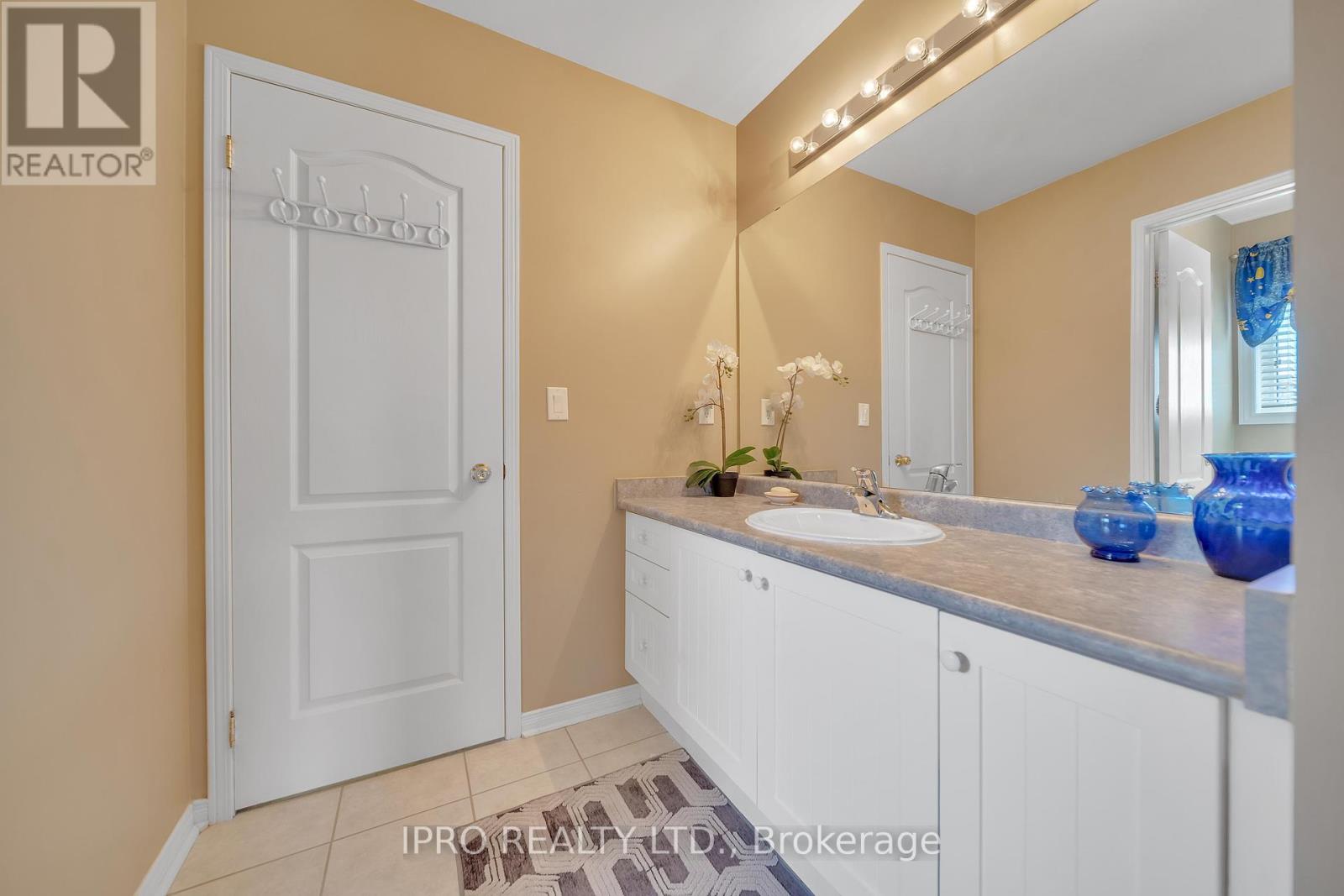 Main And 2nd Floor Only - 26 Beavervalley Drive, Brampton, Ontario  L7A 3L5 - Photo 34 - W12179701