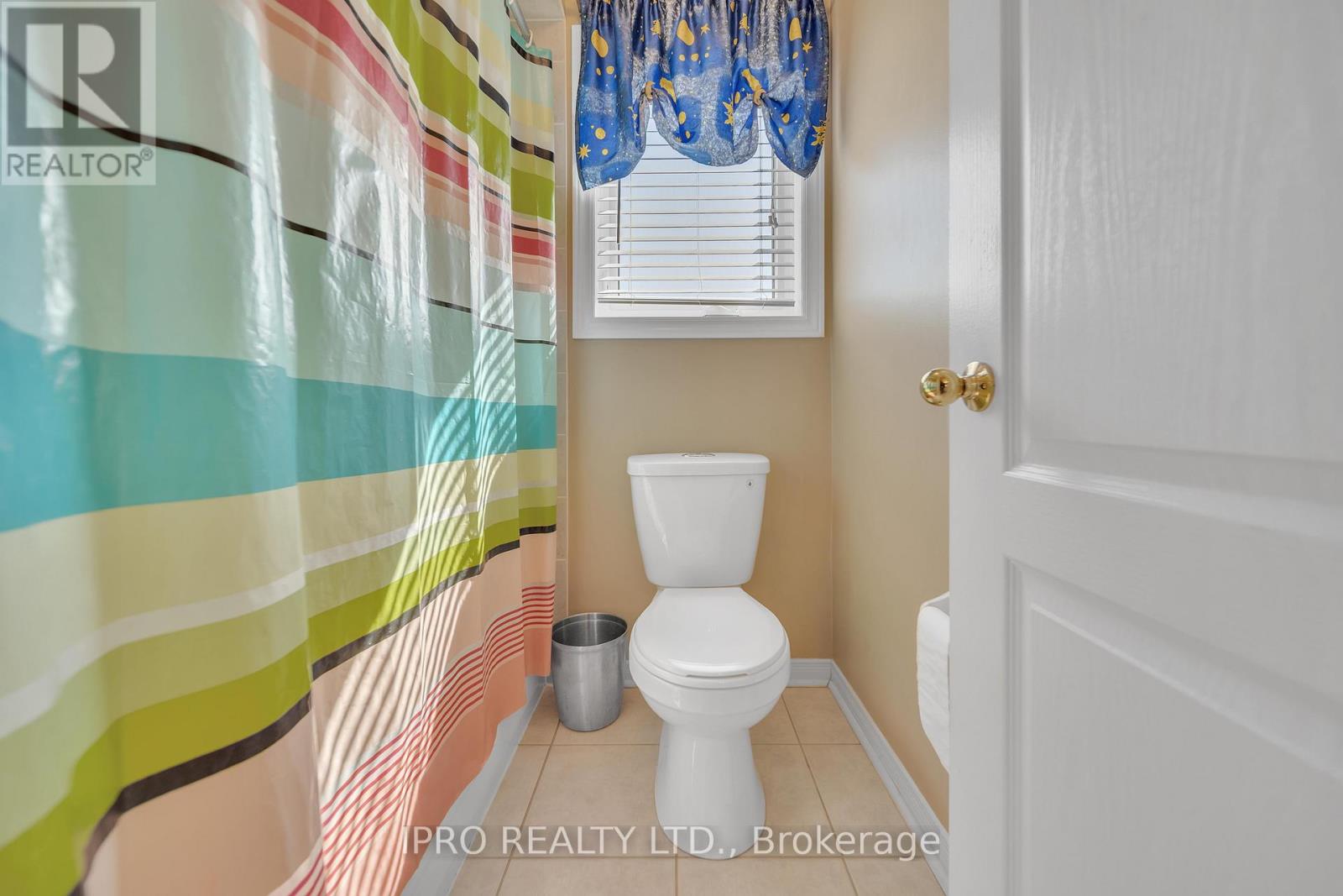 Main And 2nd Floor Only - 26 Beavervalley Drive, Brampton, Ontario  L7A 3L5 - Photo 35 - W12179701