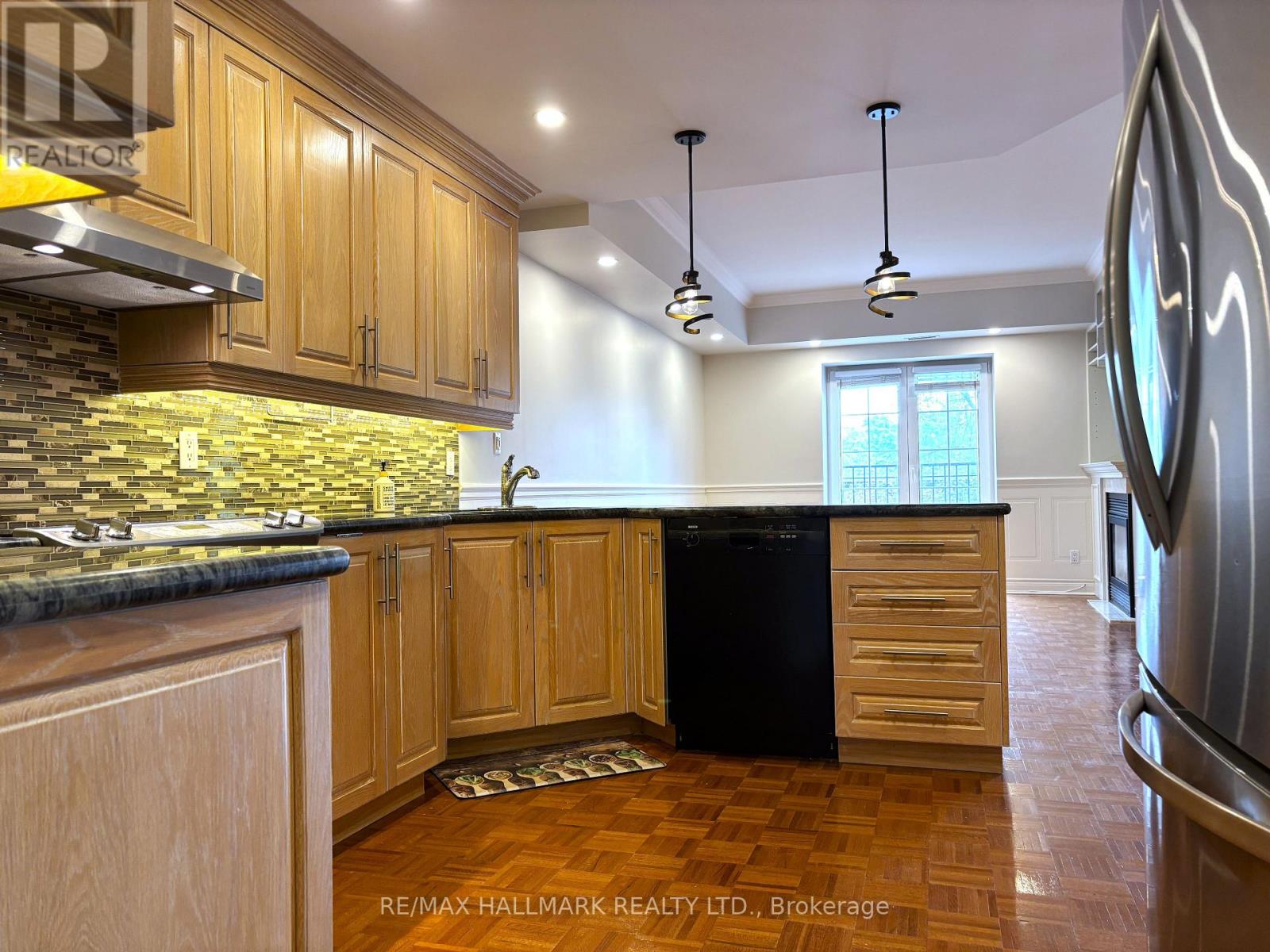 203 - 30 Anglesey Boulevard, Toronto, Ontario  M9A 3B5 - Photo 4 - W12179723