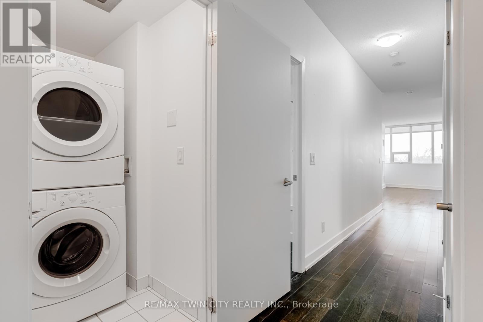 709 - 1638 Bloor Street W, Toronto, Ontario  M6P 1A7 - Photo 8 - W12179752